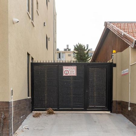 Nahal Oz 33 Aparthotel Bat Yam Eksteriør bilde